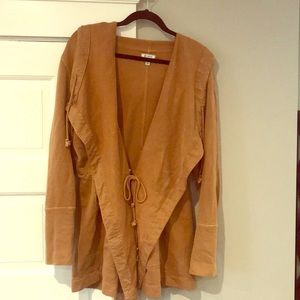 Camel-colored Sweater/coat
